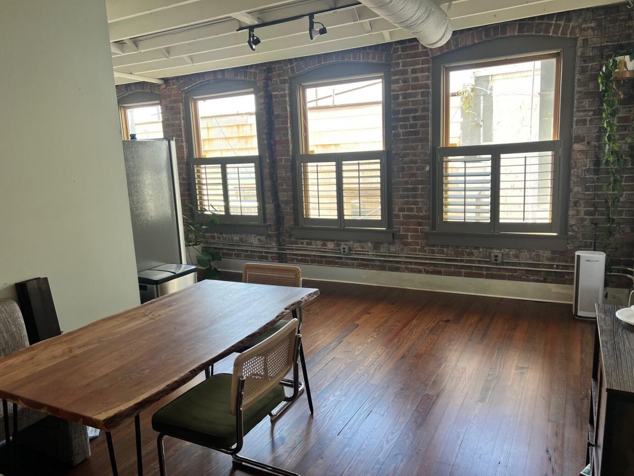 463 King Street Photo 8