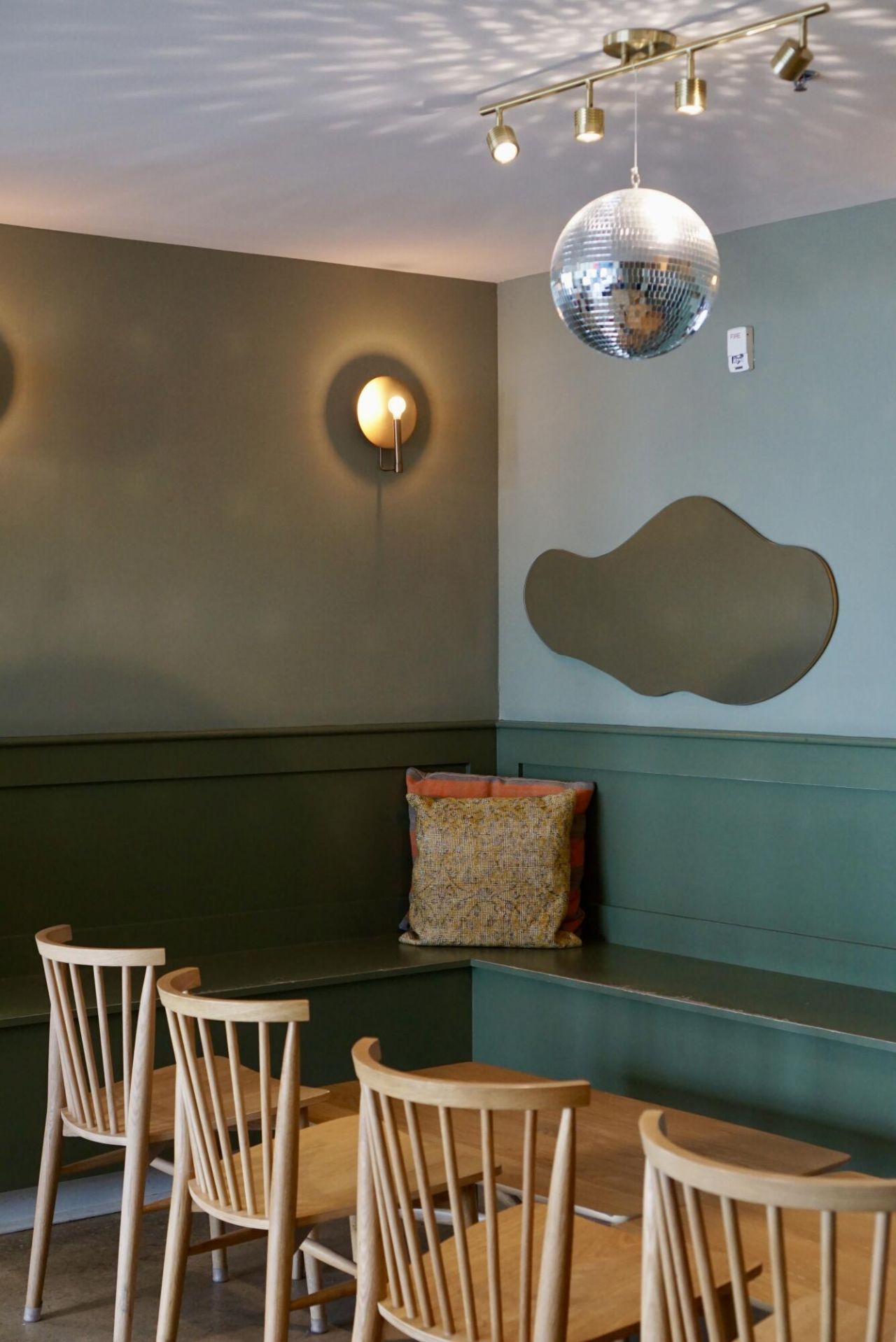 1859 Summerville Avenue Photo 14