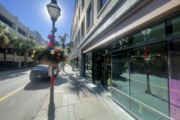 145 King Street photo 4