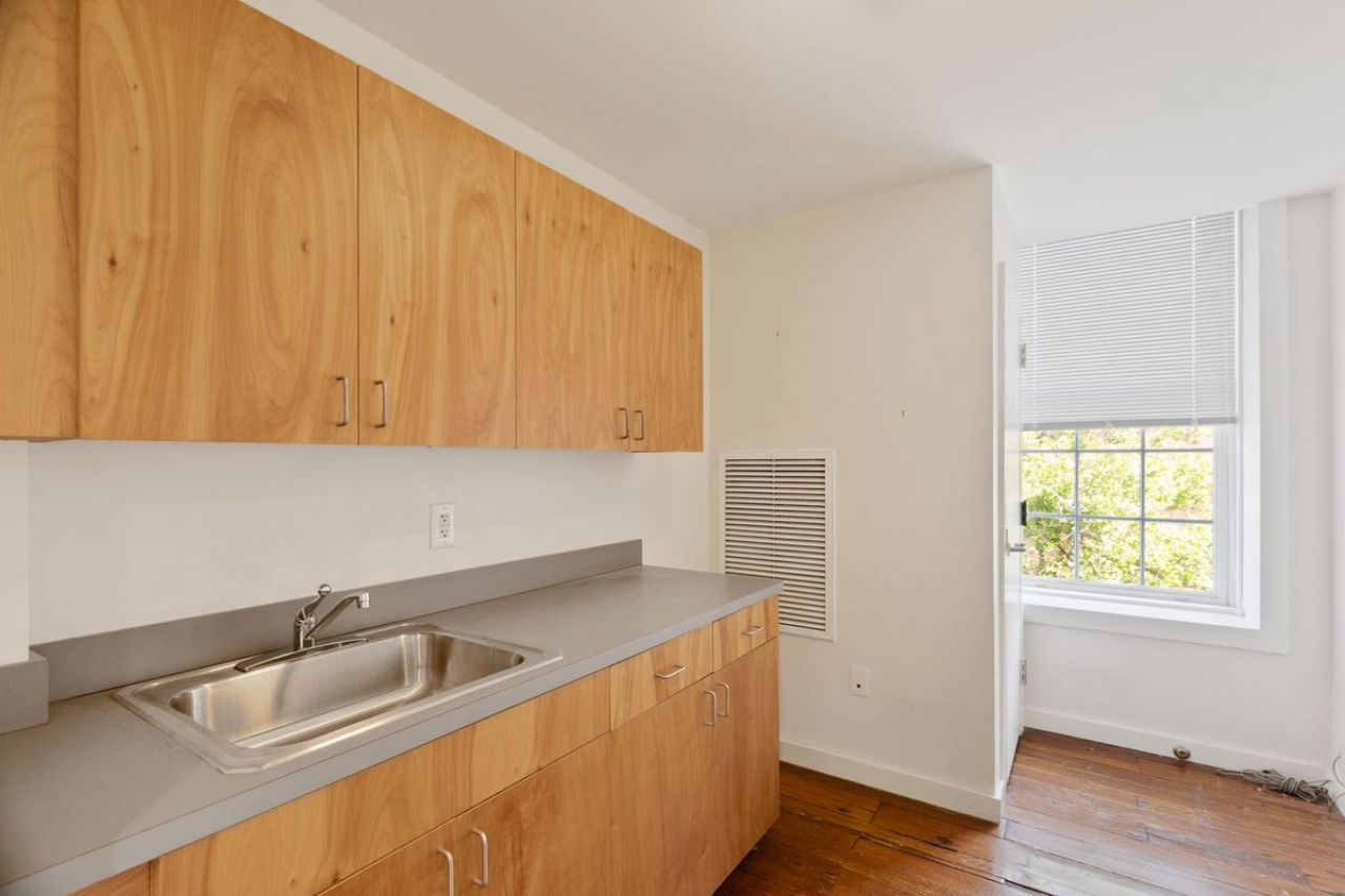 177 Meeting Street Photo 22