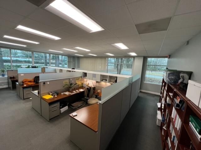 735 Johnnie Dodds Boulevard Photo 12