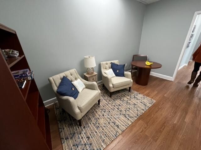 735 Johnnie Dodds Boulevard Photo 13