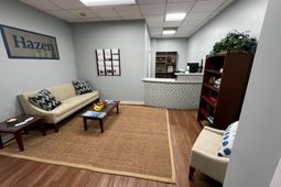 735 Johnnie Dodds Boulevard photo 4