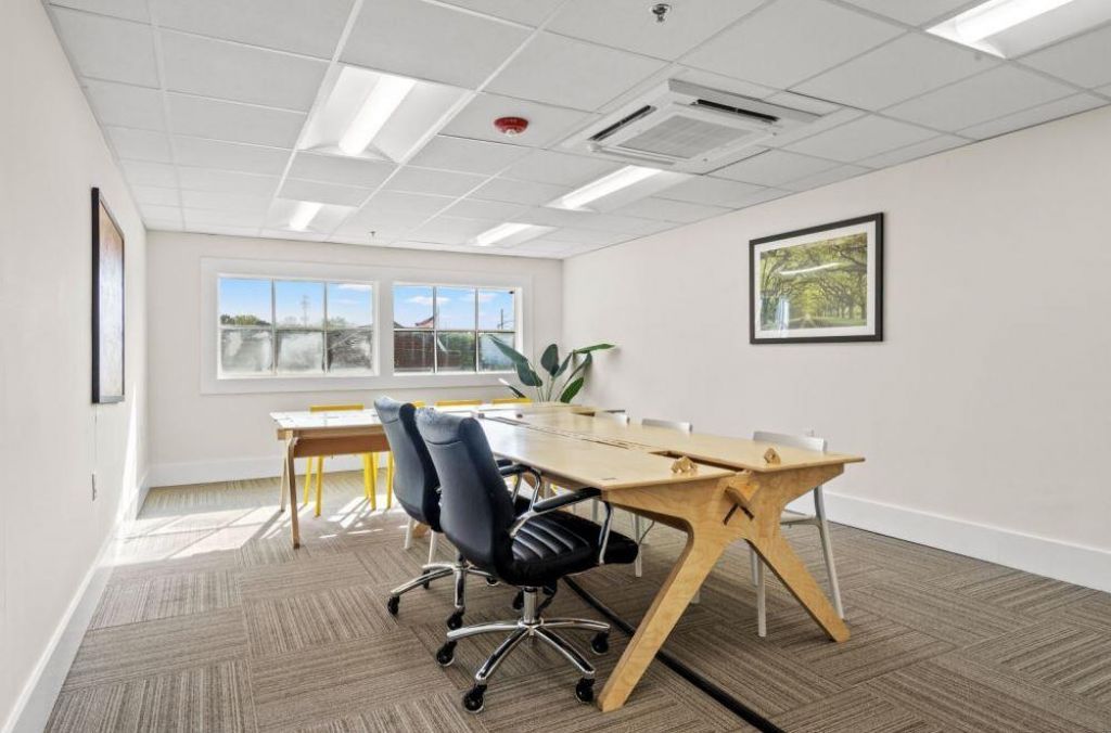 1028 Johnnie Dodds Boulevard Photo 11