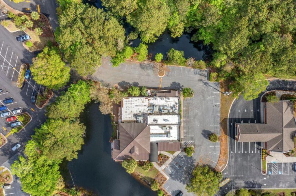 1028 Johnnie Dodds Boulevard Photo 16