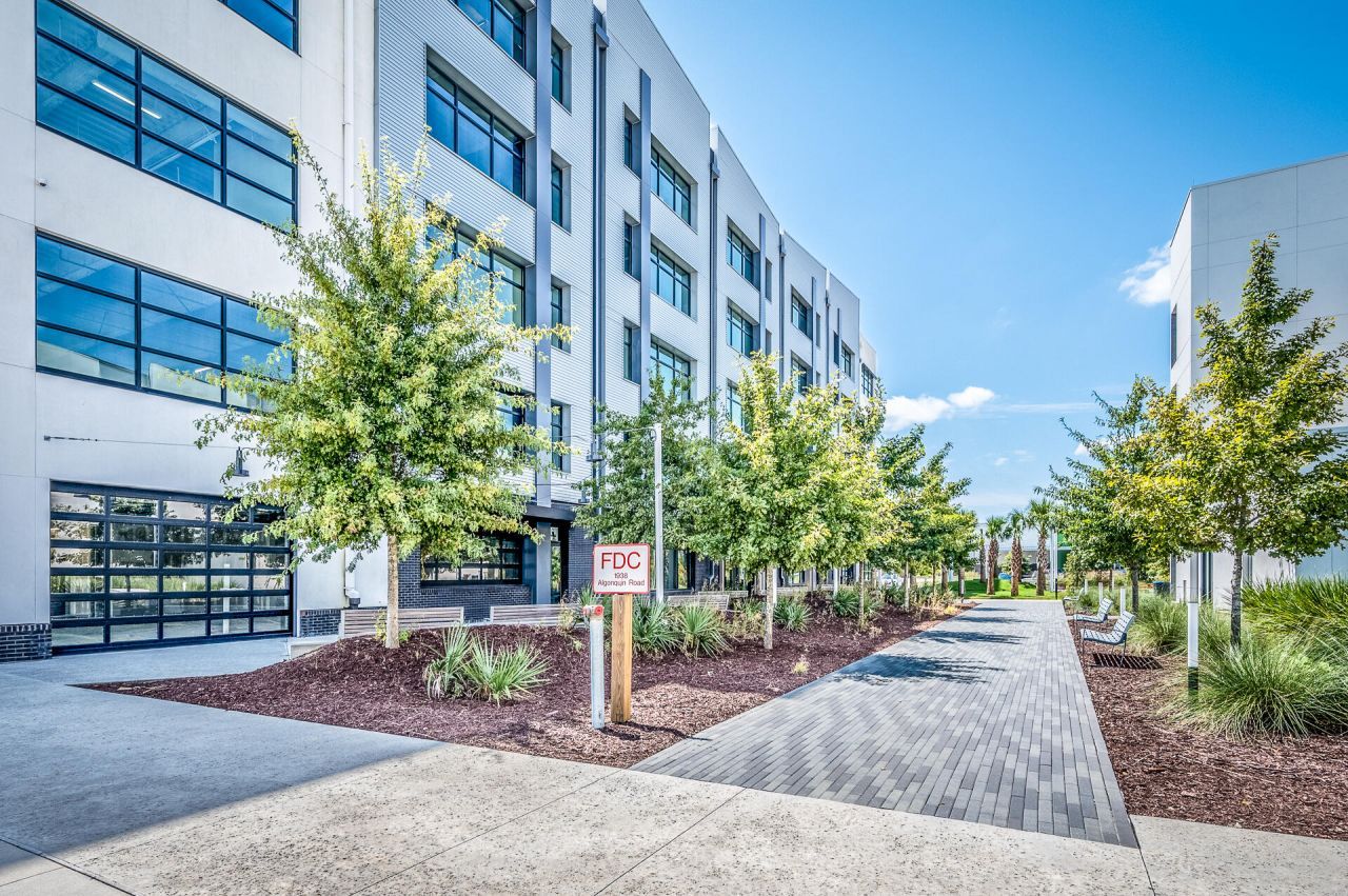 1940 Algonquin Road Photo 9