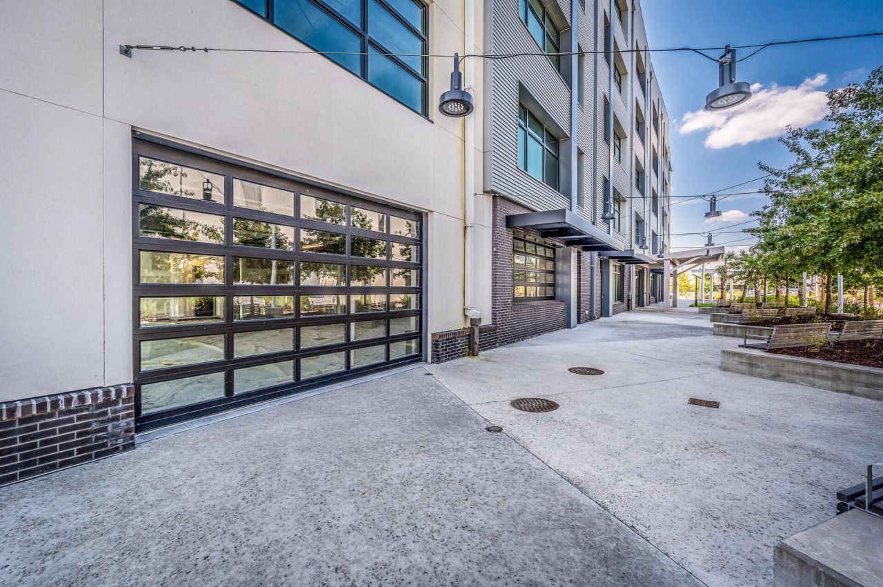 1940 Algonquin Road Photo 11