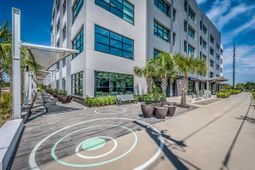 1940 Algonquin Road photo 4