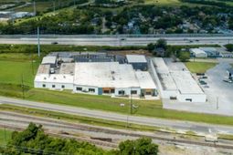 1859 Summerville Avenue photo 4