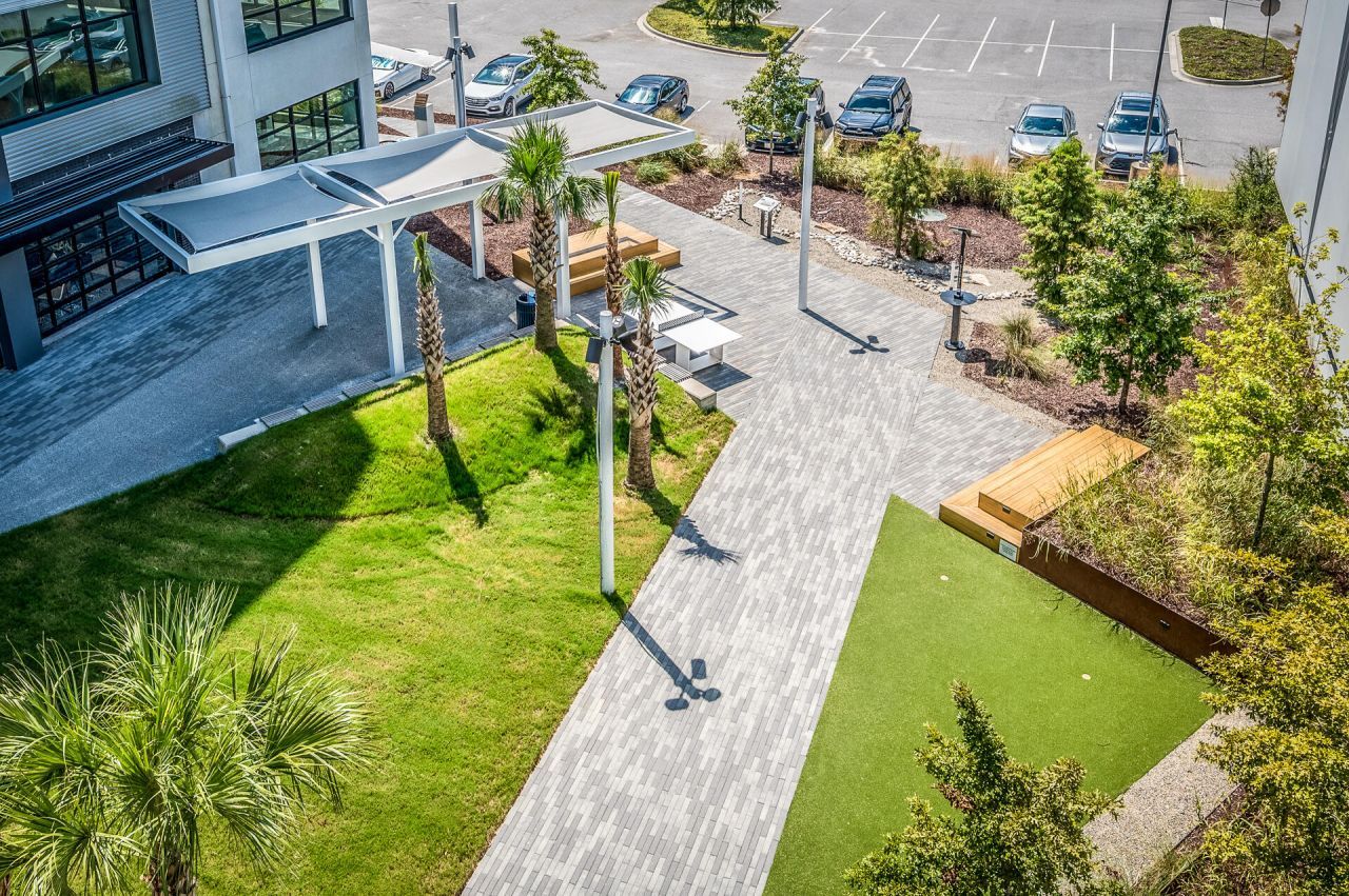 1940 Algonquin Road Photo 13