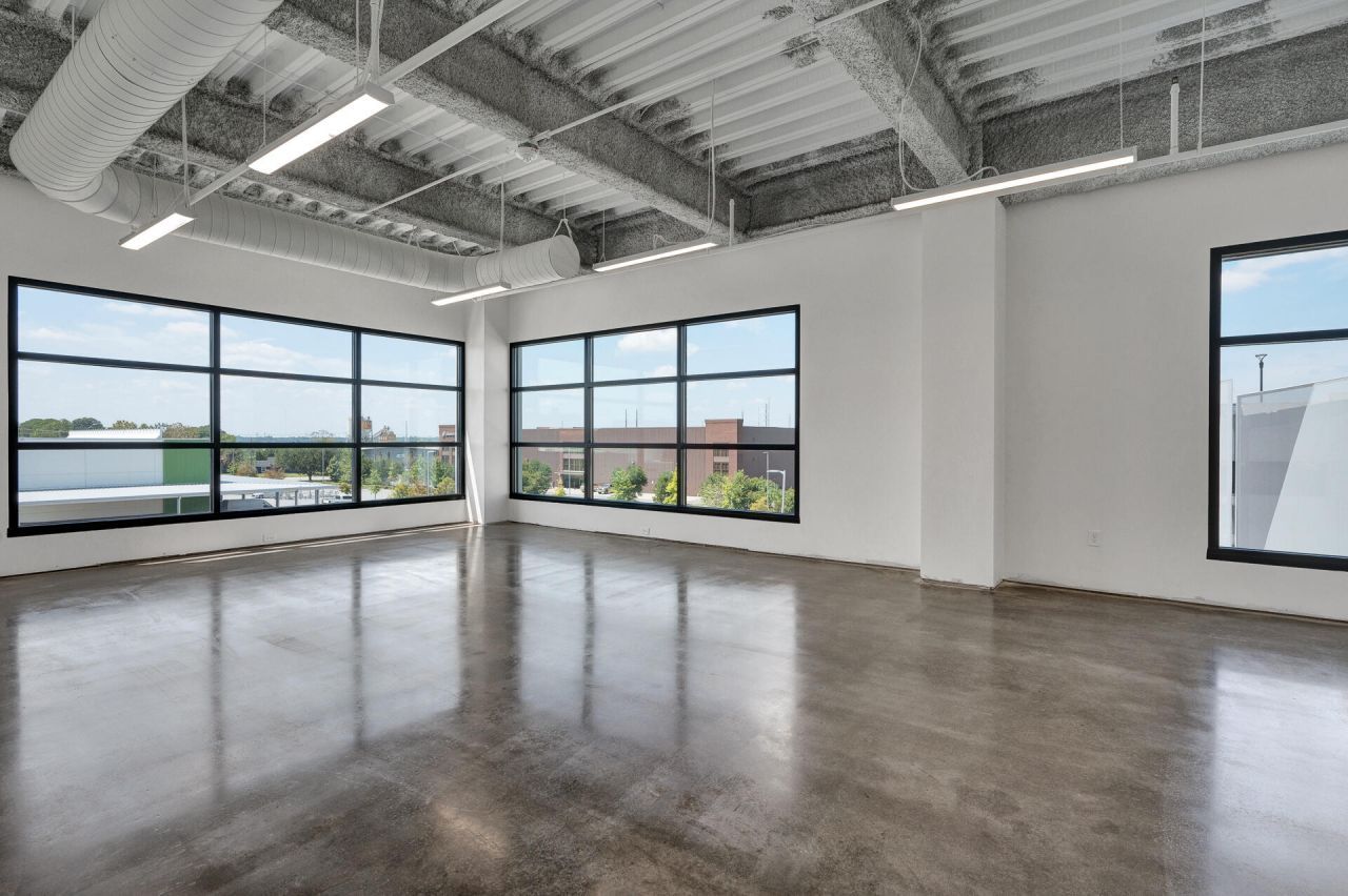 1940 Algonquin Road Photo 20