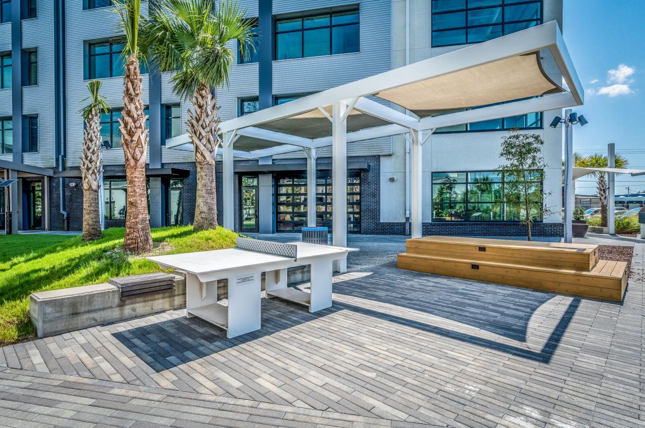 1940 Algonquin Road Photo 14