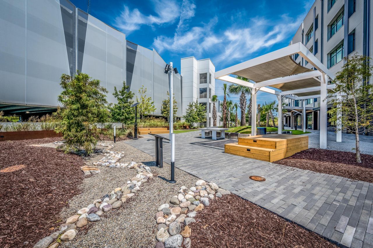 1940 Algonquin Road Photo 15