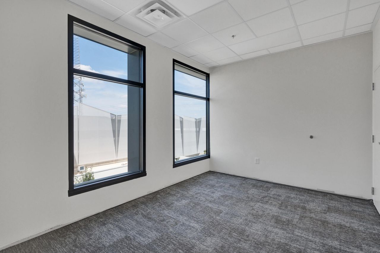 1940 Algonquin Road Photo 21