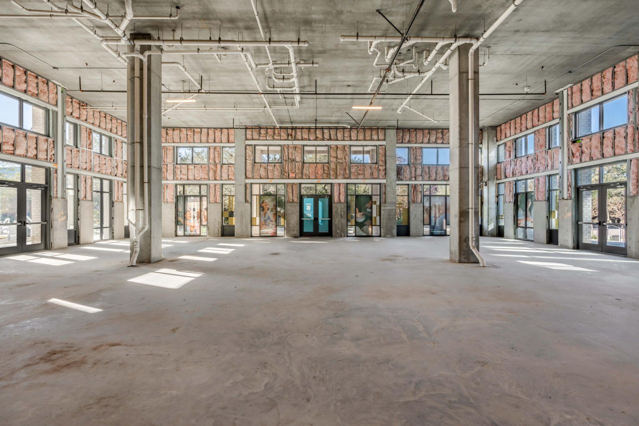 838 Morrison Drive Photo 4