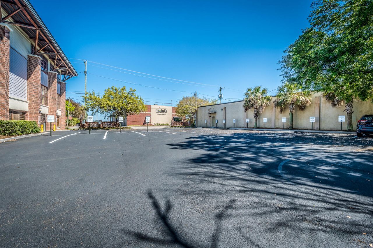 525 E Bay Street Photo 9