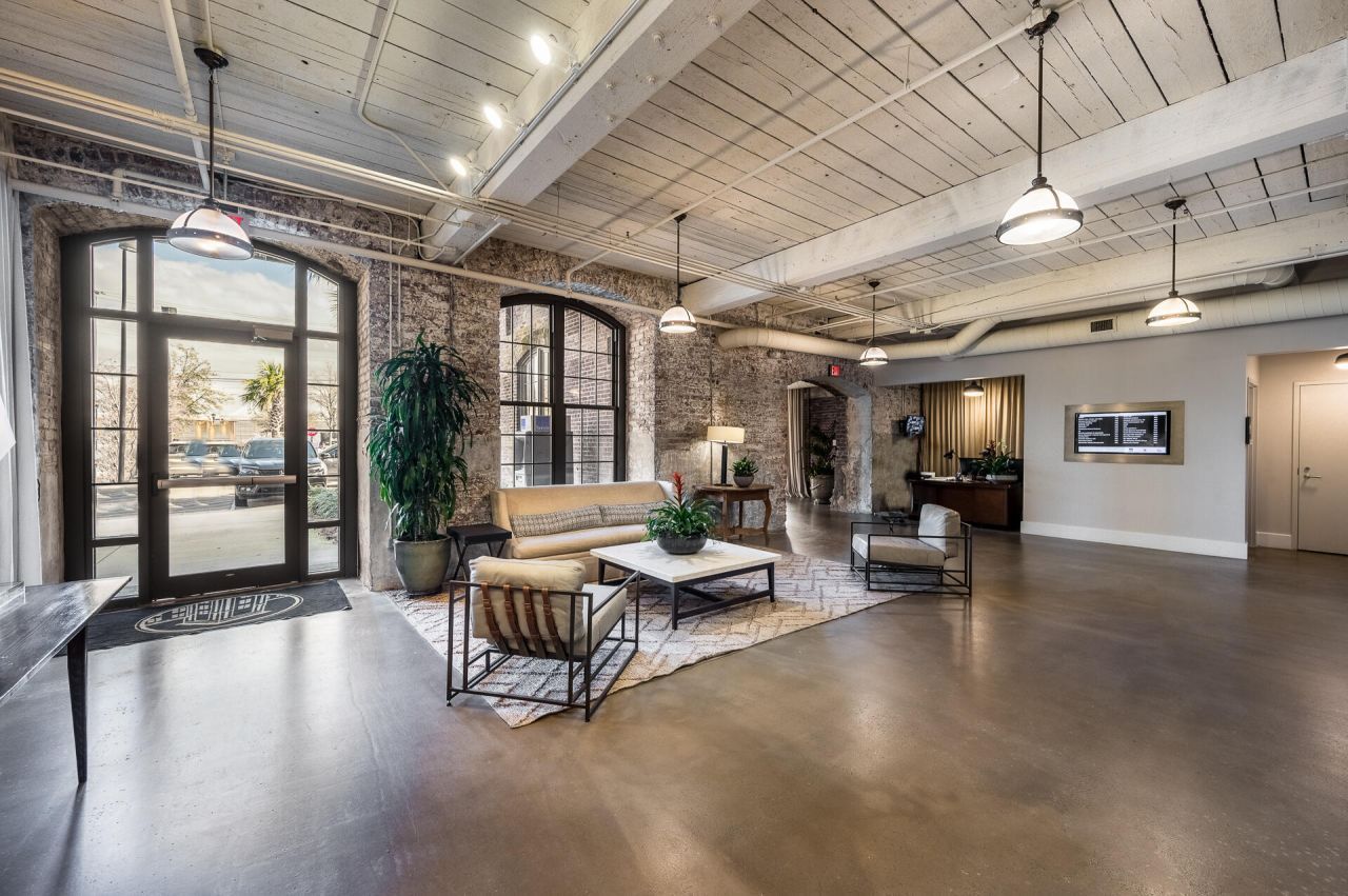 701 E Bay Street Photo 23