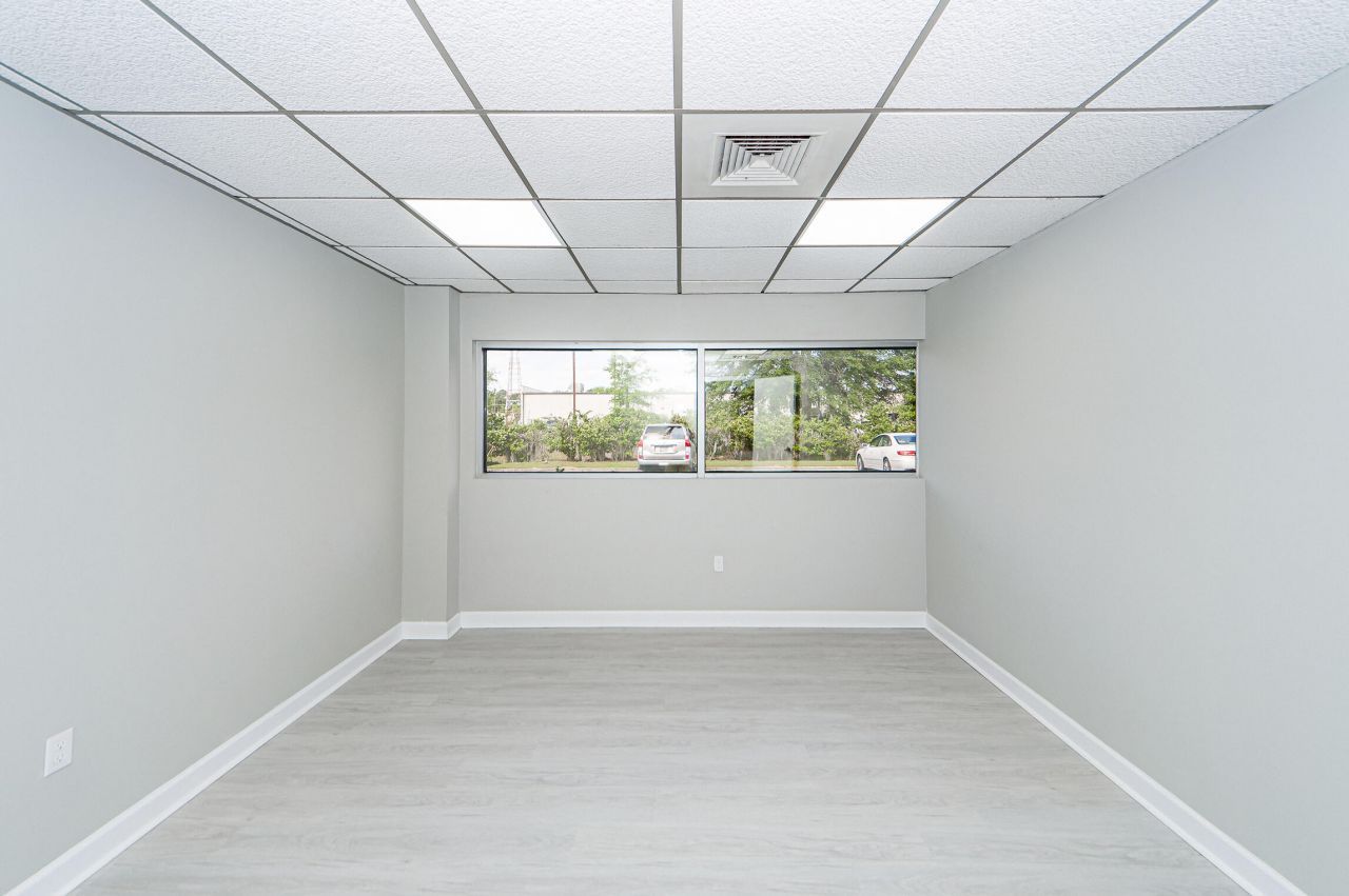 2155 N Park Lane Photo 12