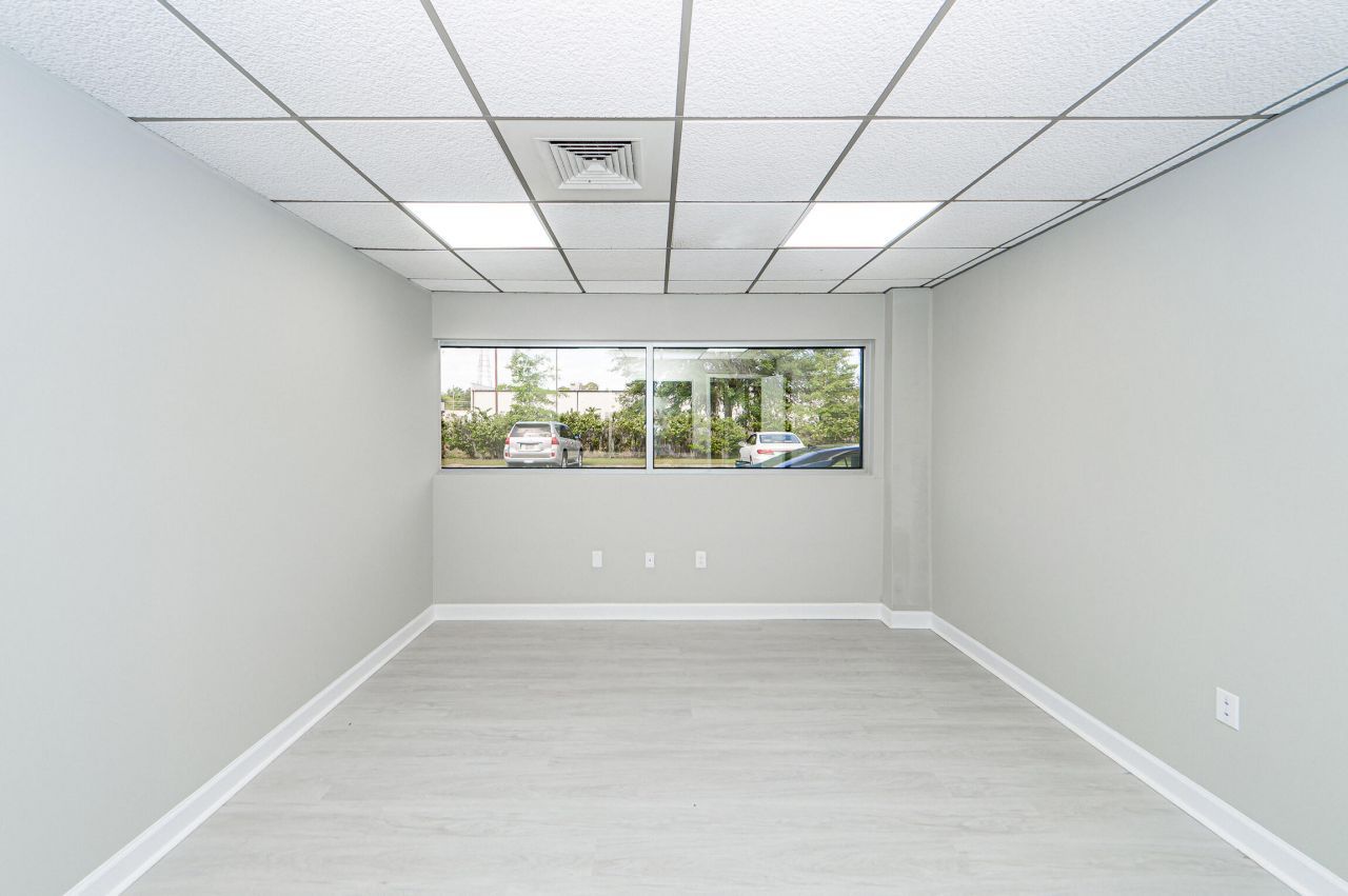 2155 N Park Lane Photo 15