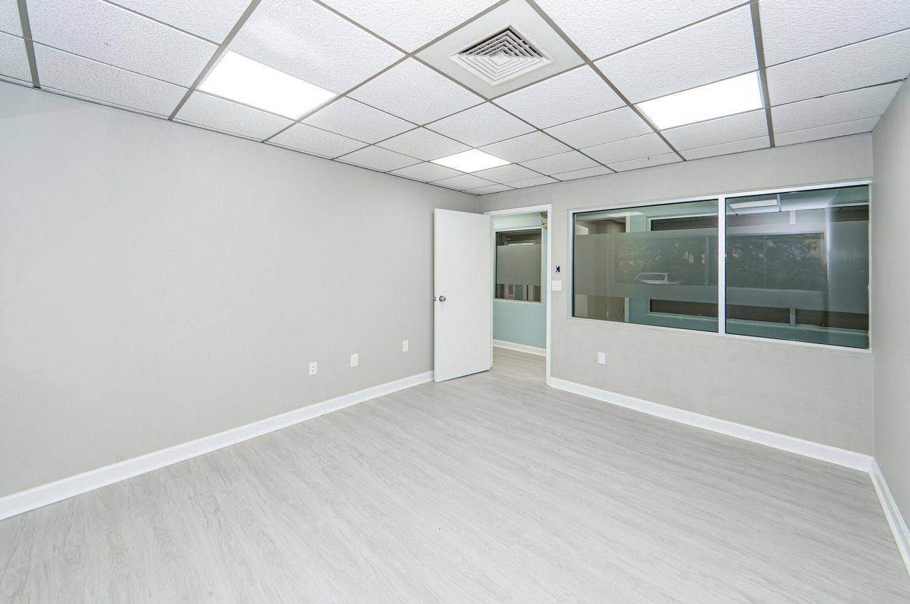 2155 N Park Lane Photo 16