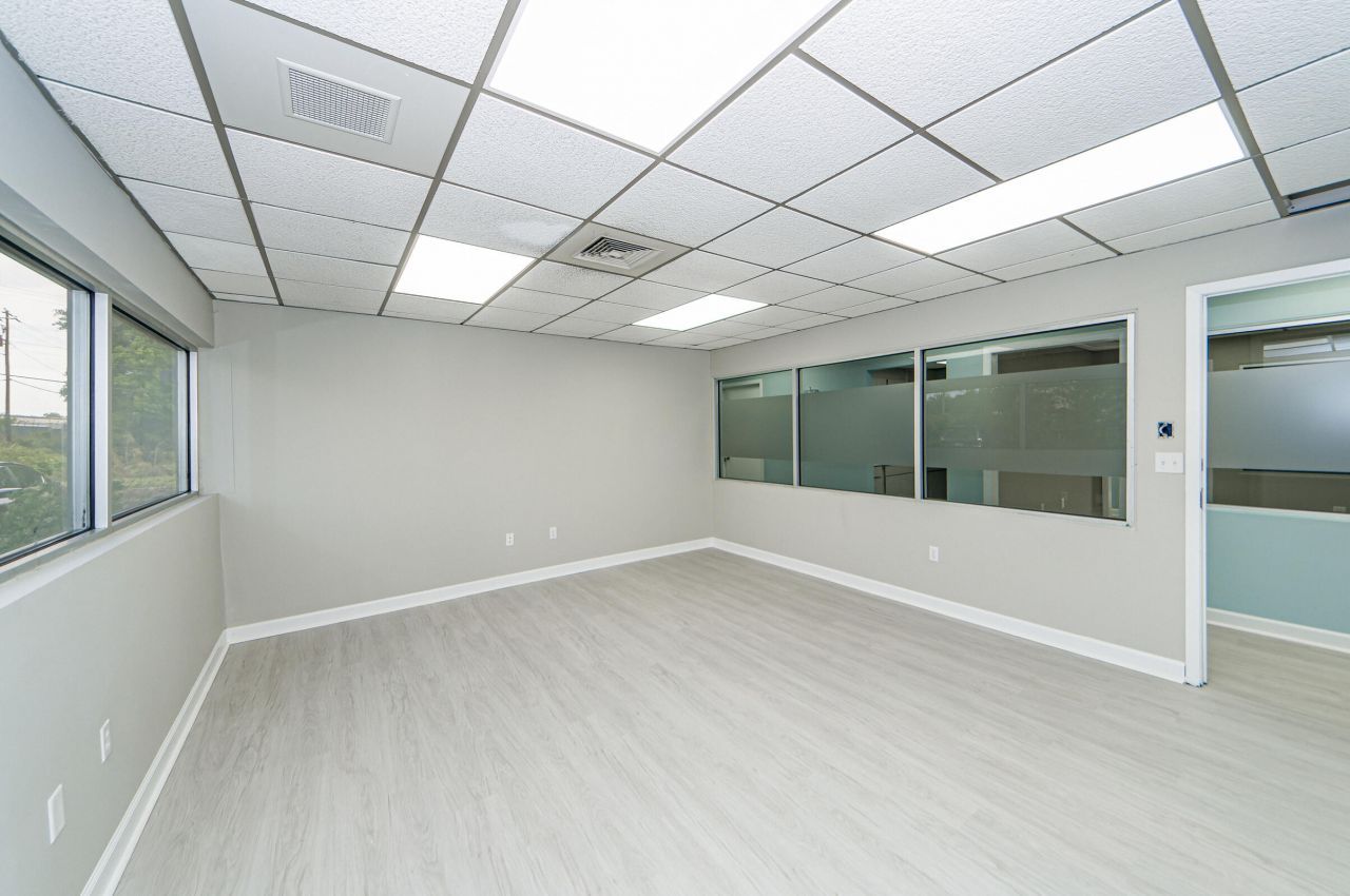 2155 N Park Lane Photo 18