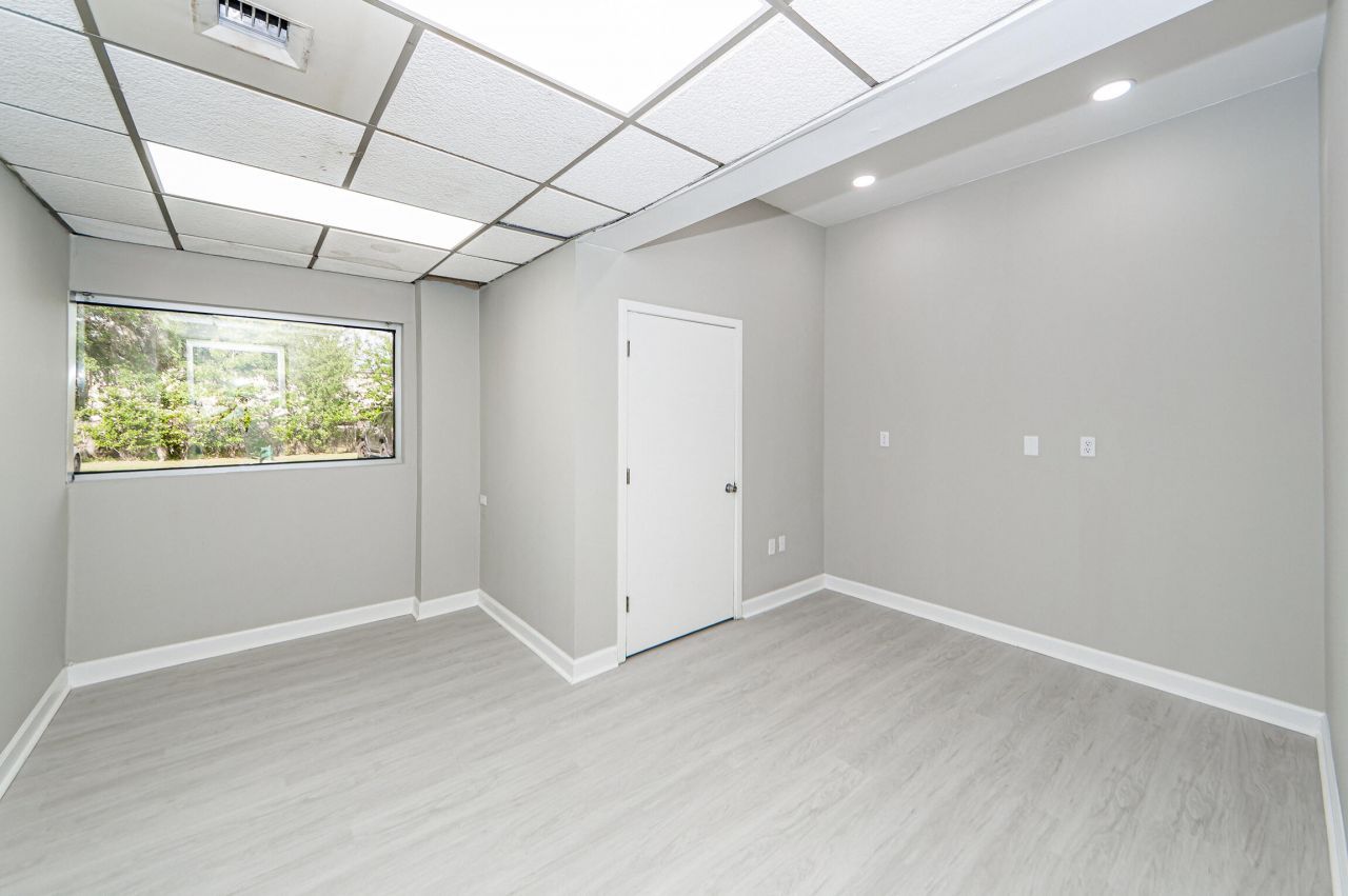 2155 N Park Lane Photo 23