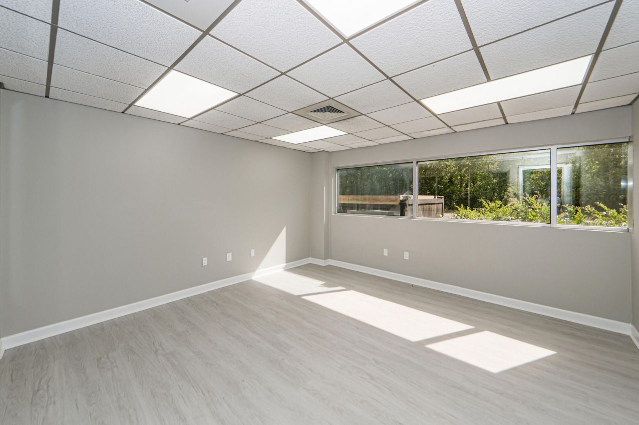 2155 N Park Lane Photo 30