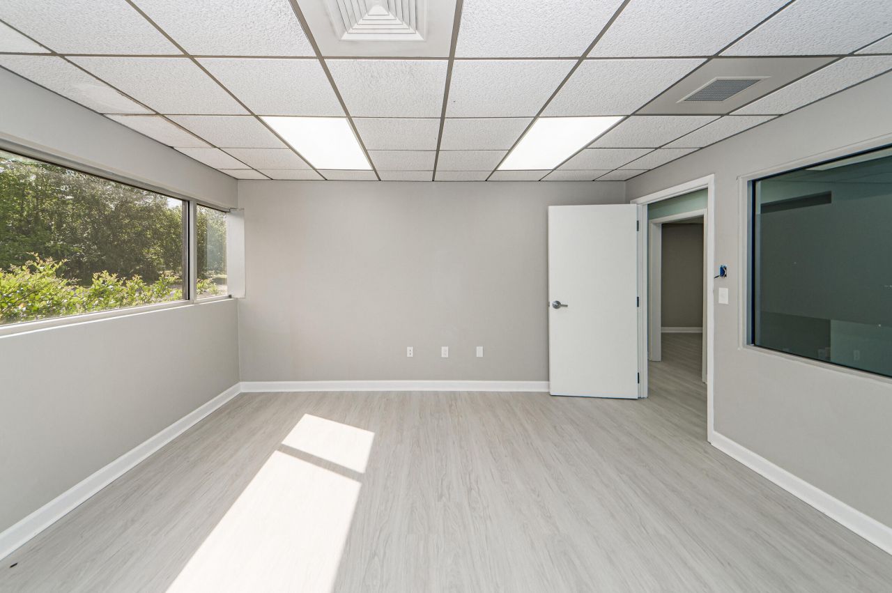 2155 N Park Lane Photo 31