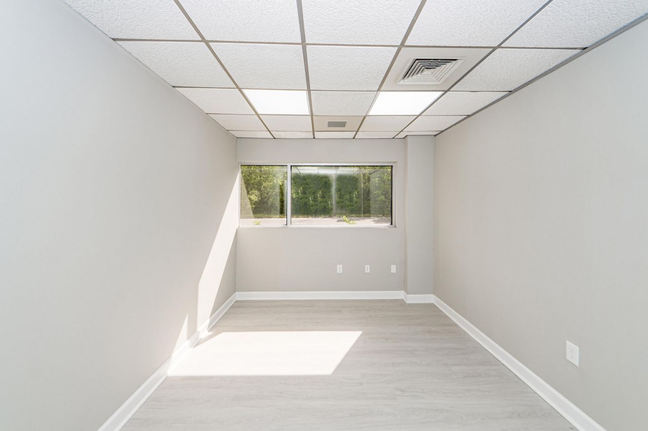 2155 N Park Lane Photo 34