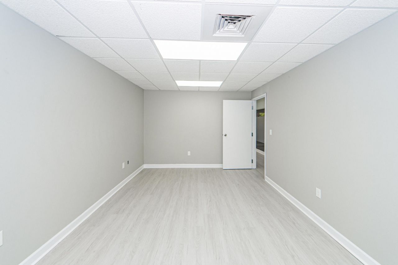 2155 N Park Lane Photo 8