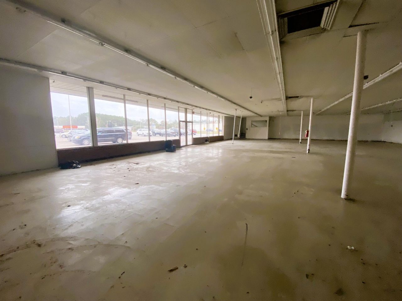 221 Robertson Boulevard Photo 17