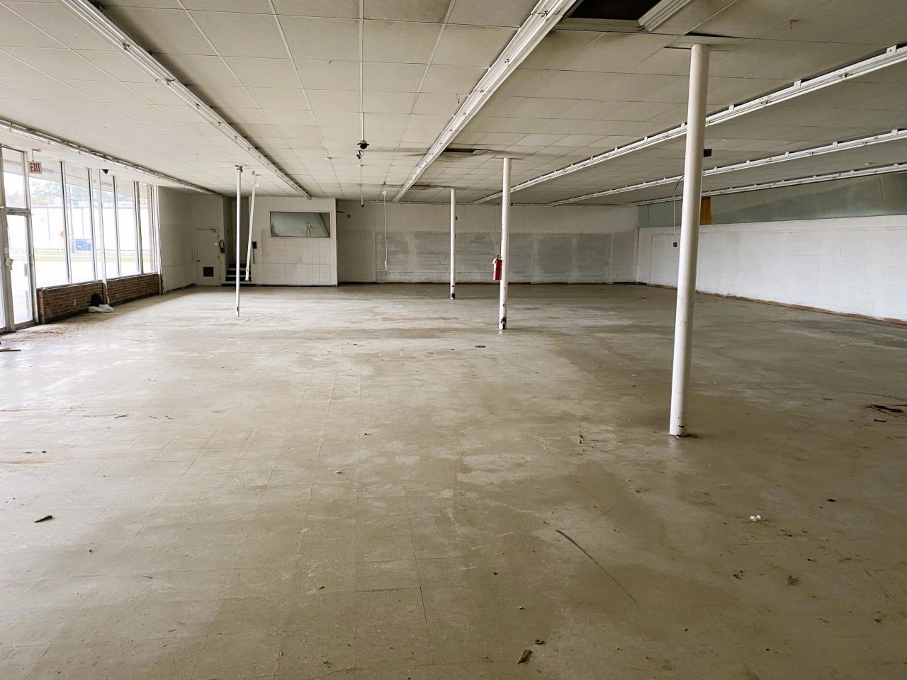 221 Robertson Boulevard Photo 7