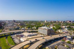 677 King Street photo 4