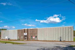 925 Commerce Circle photo 4