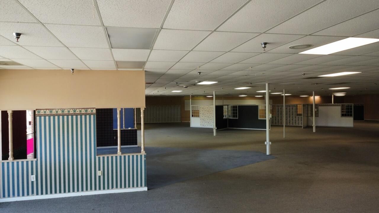 303 Robertson Boulevard Photo 10