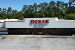 303 Robertson Boulevard photo 4