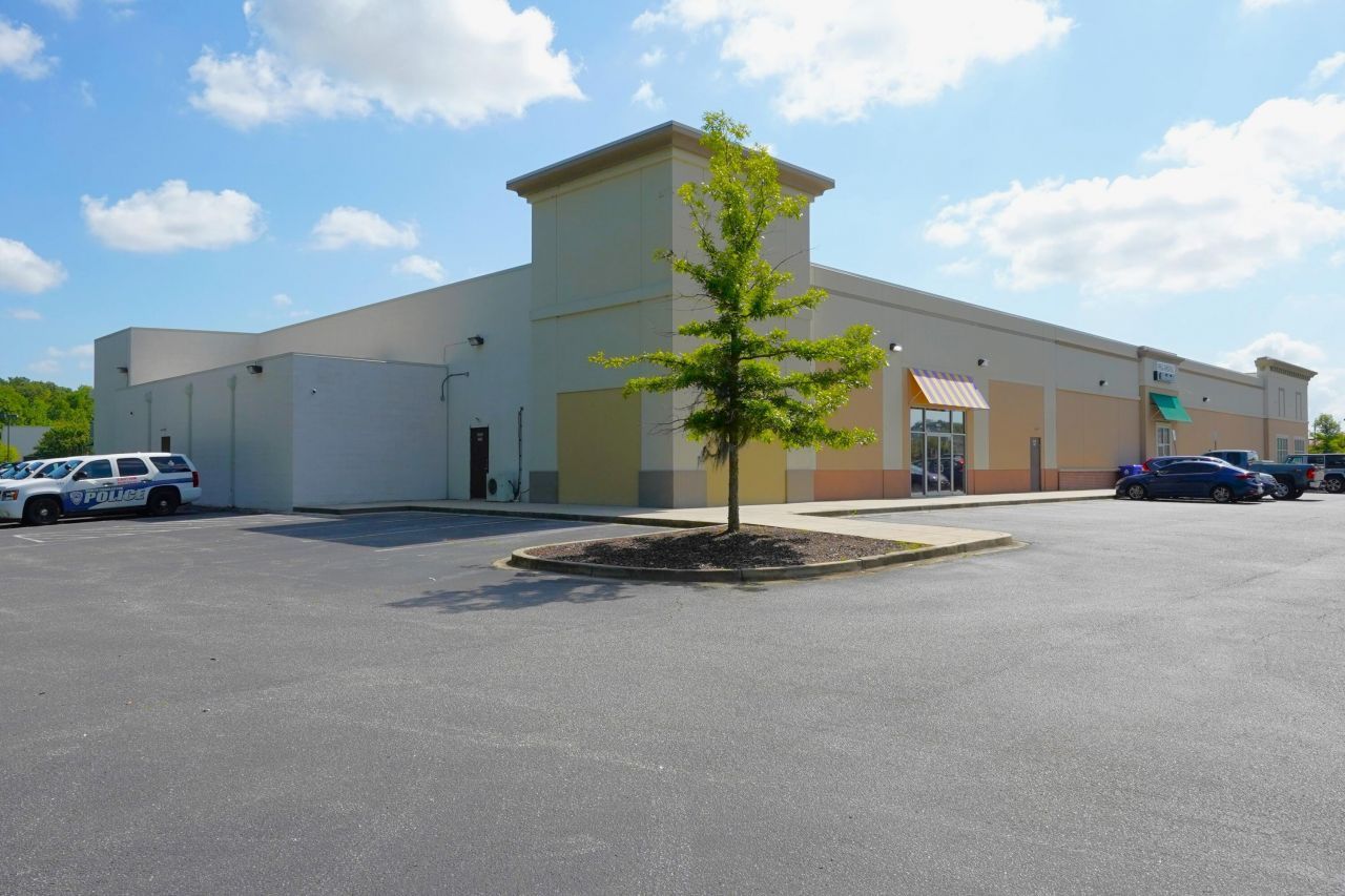 4952 Centre Pointe Drive Photo 4