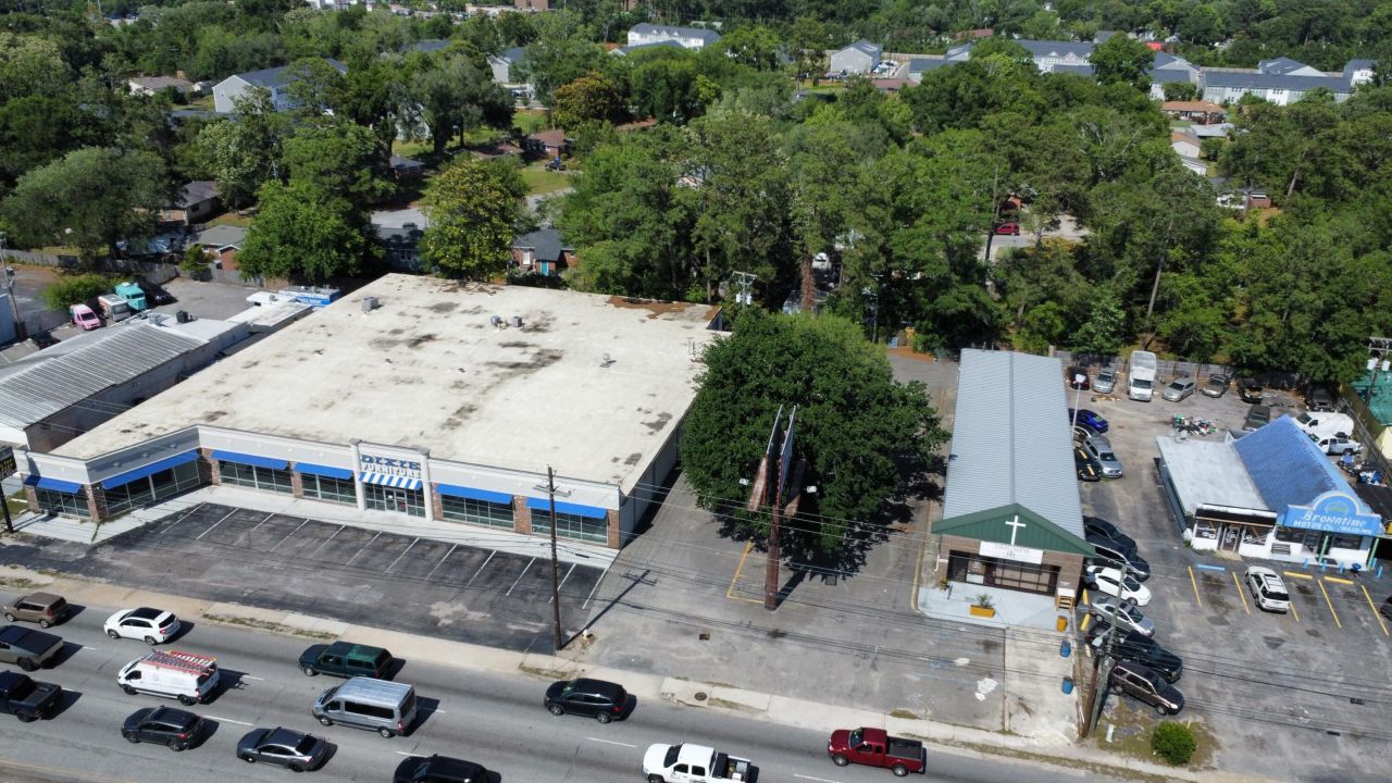 5550 Rivers Avenue Photo 12