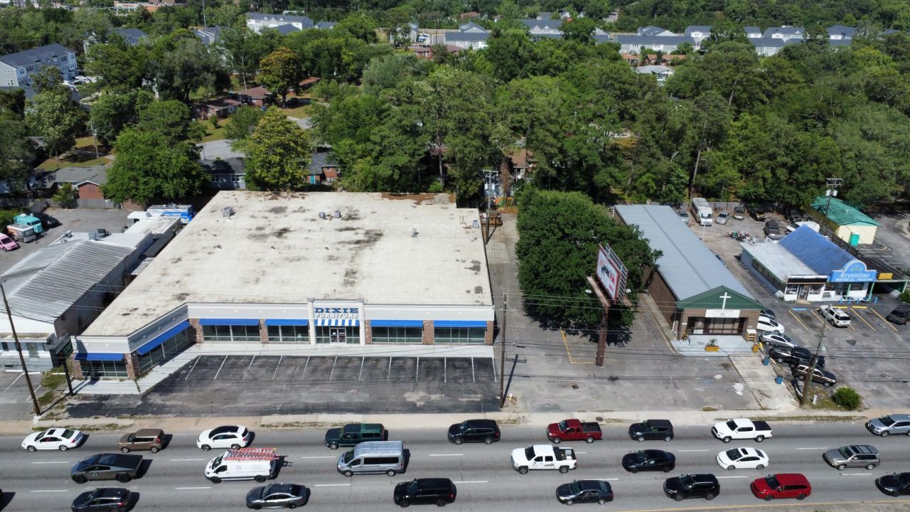 5550 Rivers Avenue Photo 13