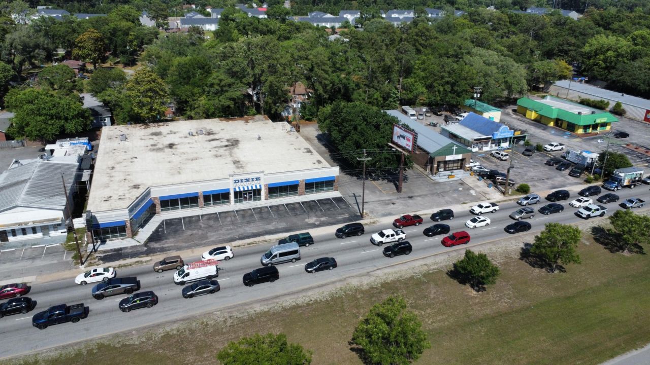 5550 Rivers Avenue Photo 14