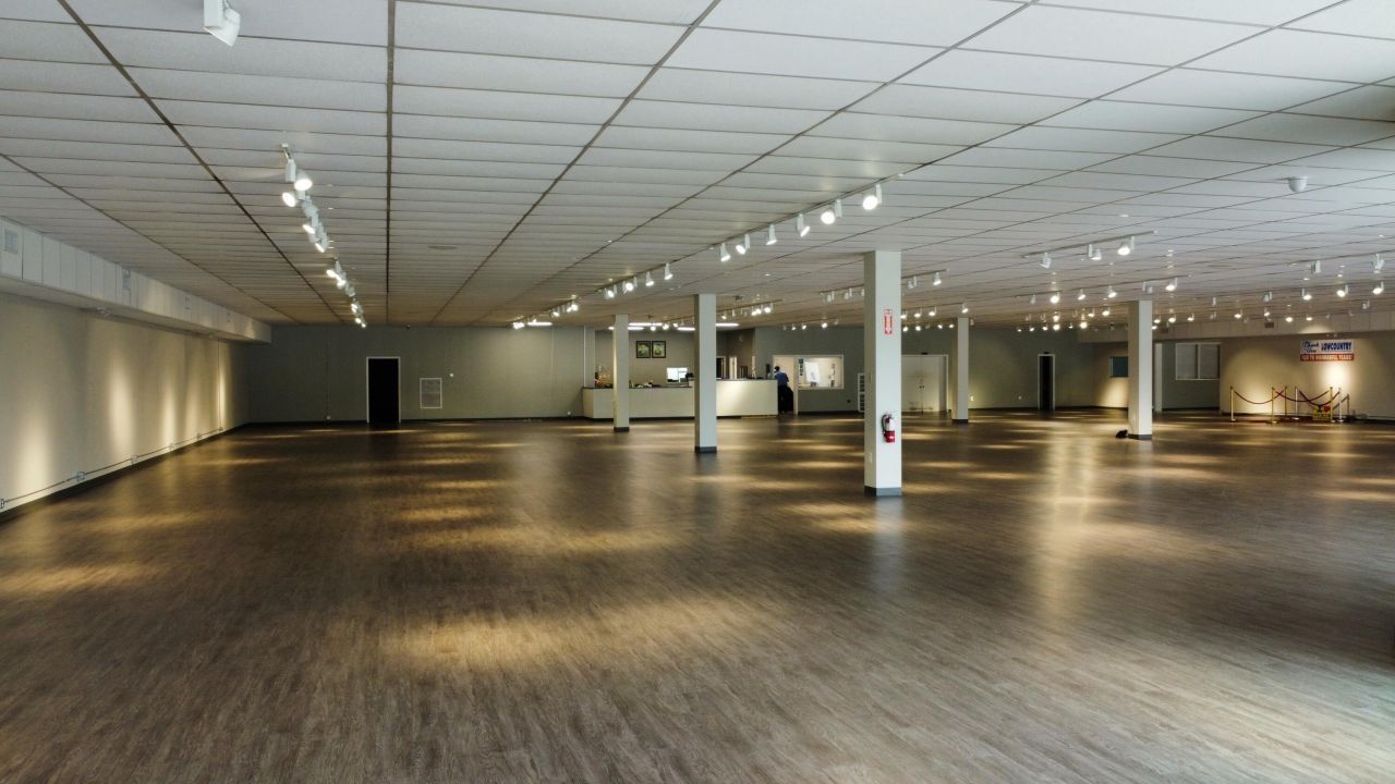 5550 Rivers Avenue Photo 16