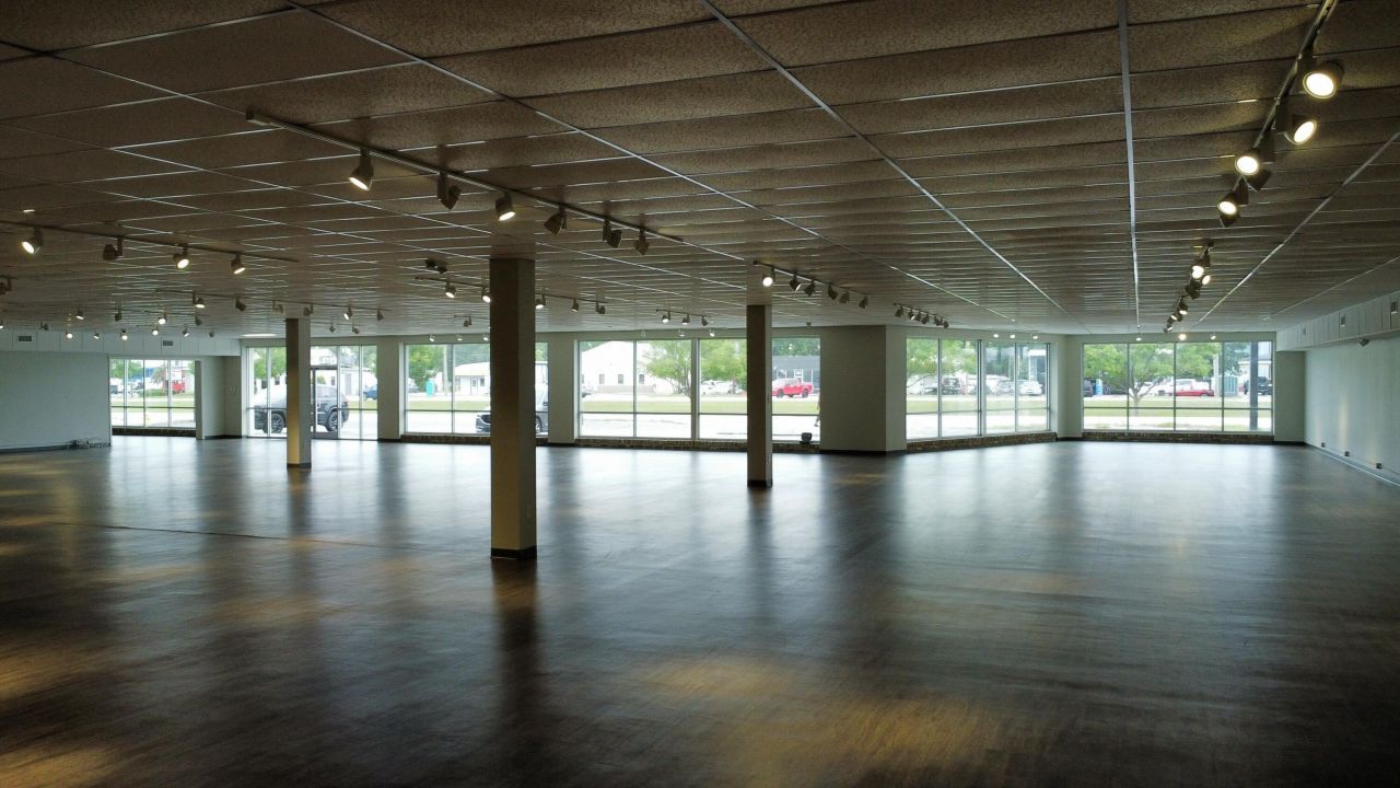 5550 Rivers Avenue Photo 22