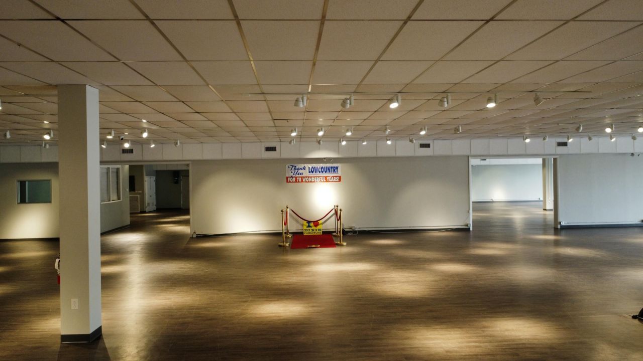 5550 Rivers Avenue Photo 23