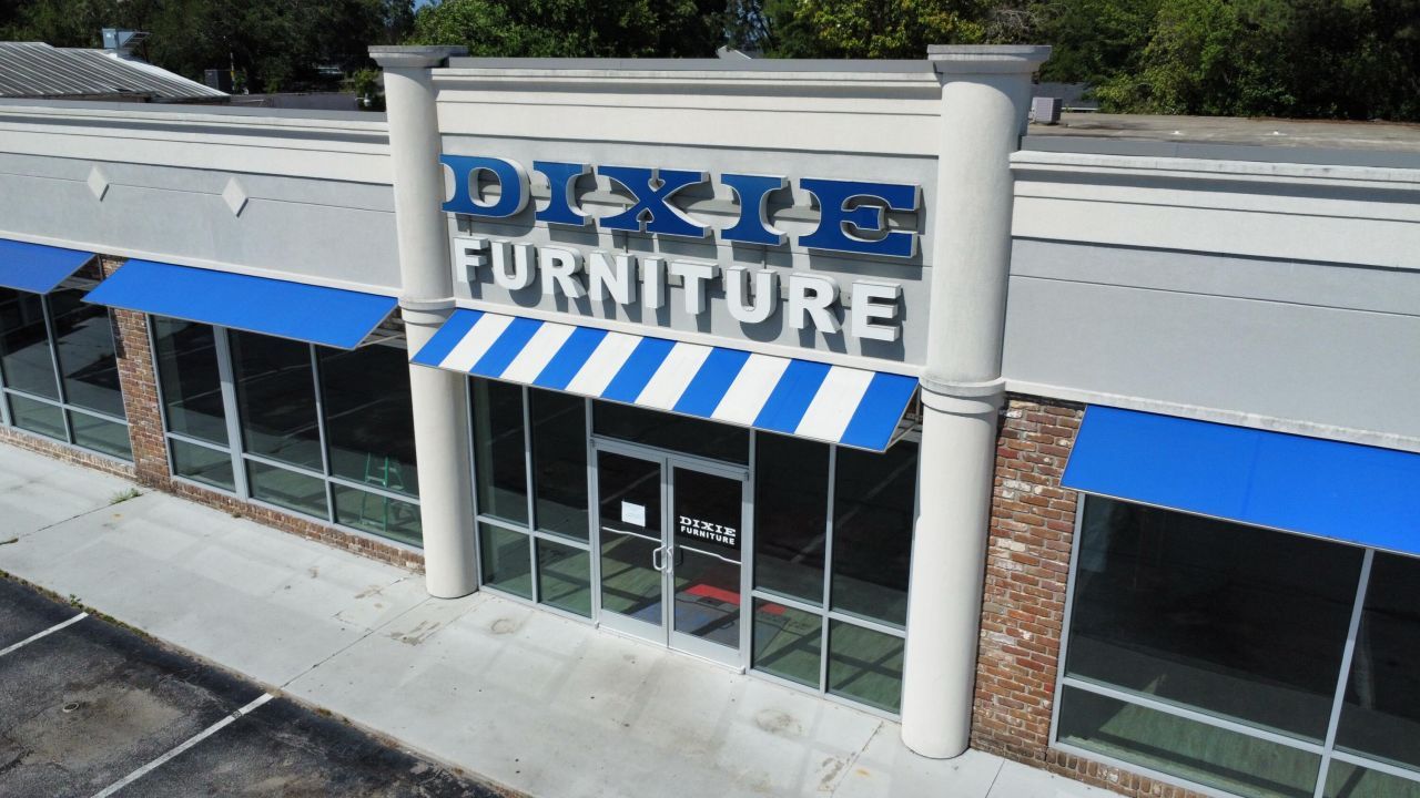 5550 Rivers Avenue Photo 4