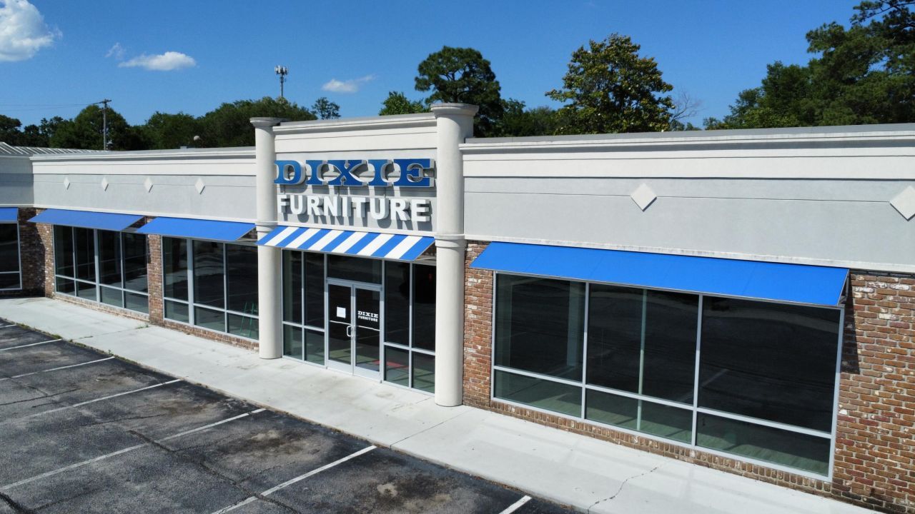 5550 Rivers Avenue Photo 7