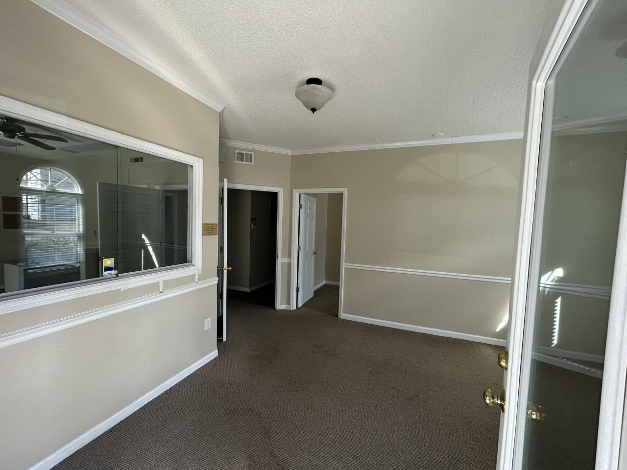 890 Johnnie Dodds Boulevard Photo 11