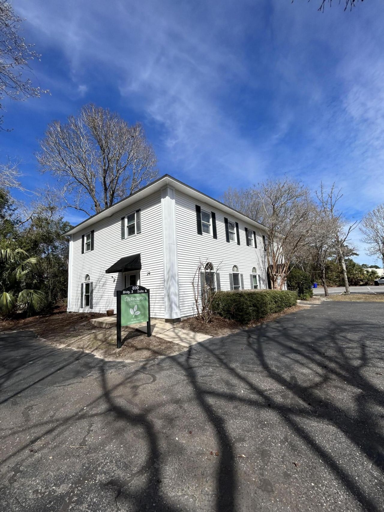 890 Johnnie Dodds Boulevard Photo 4