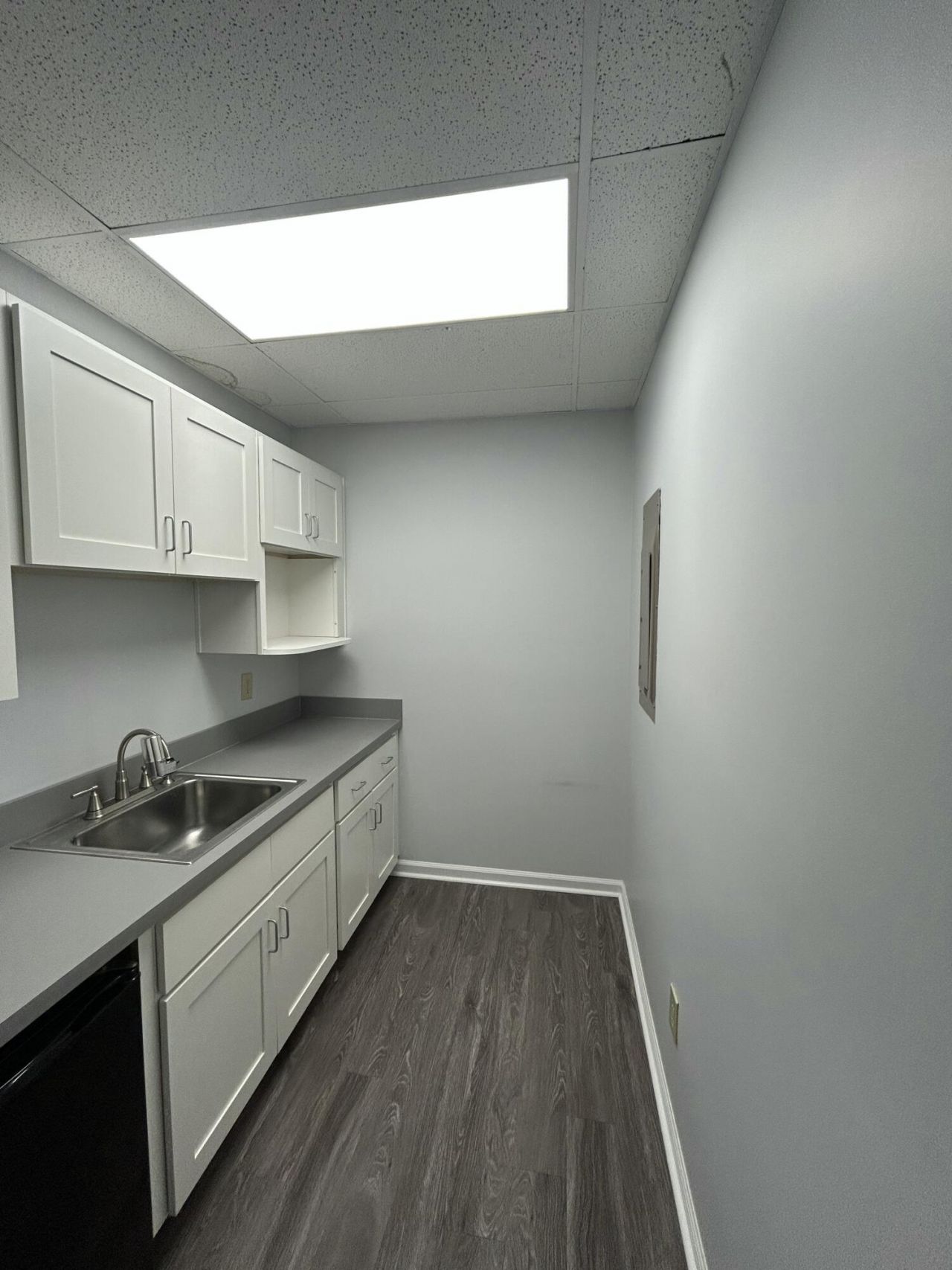 890 Johnnie Dodds Boulevard Photo 7