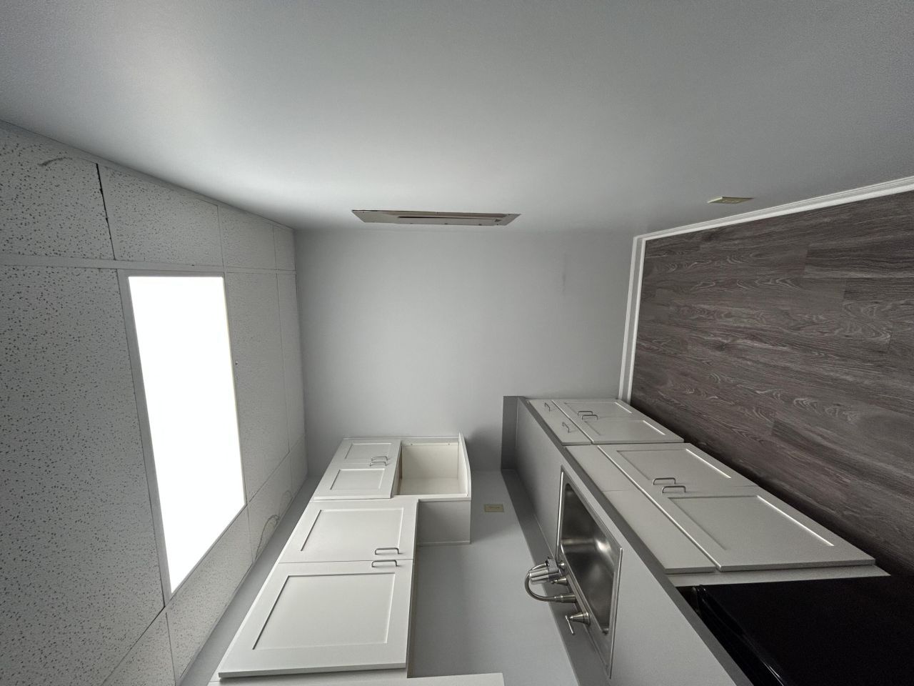 890 Johnnie Dodds Boulevard Photo 8