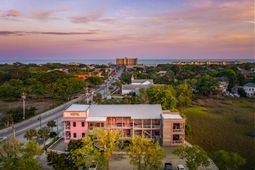 87 Center Street photo 4